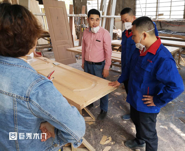 重庆巨秀木门：培养人才 紧抓市场
