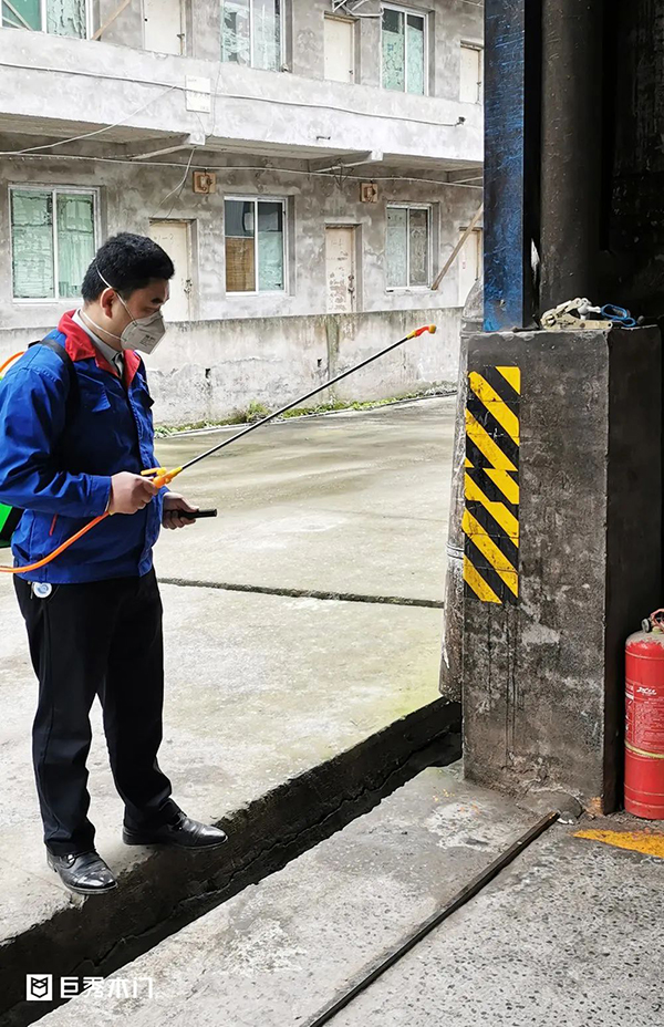 重庆巨秀木门：厂区消毒